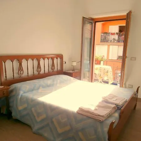 Della Contrada Couette-café